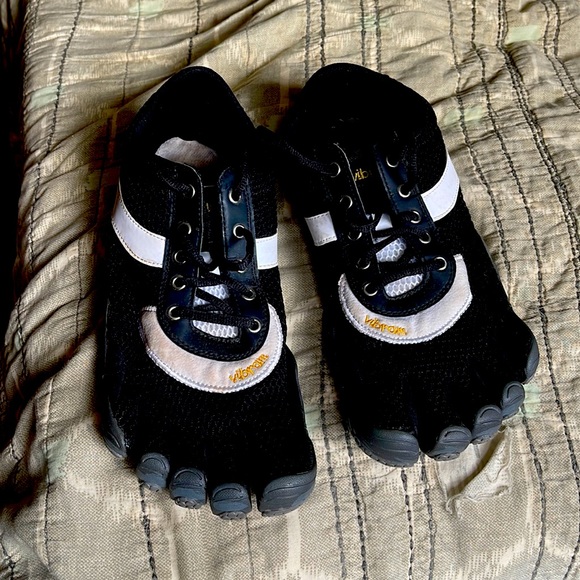 Vibram | Shoes | Vibram Fivefingers 
